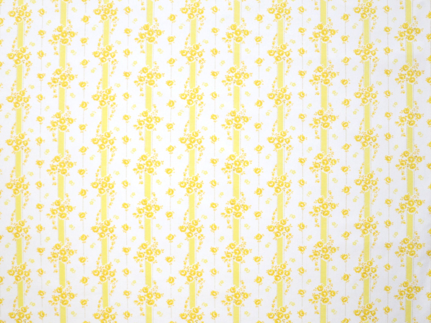 Yellow Roses & Stripes Vintage Sheet - Fat Quarter (SY003)
