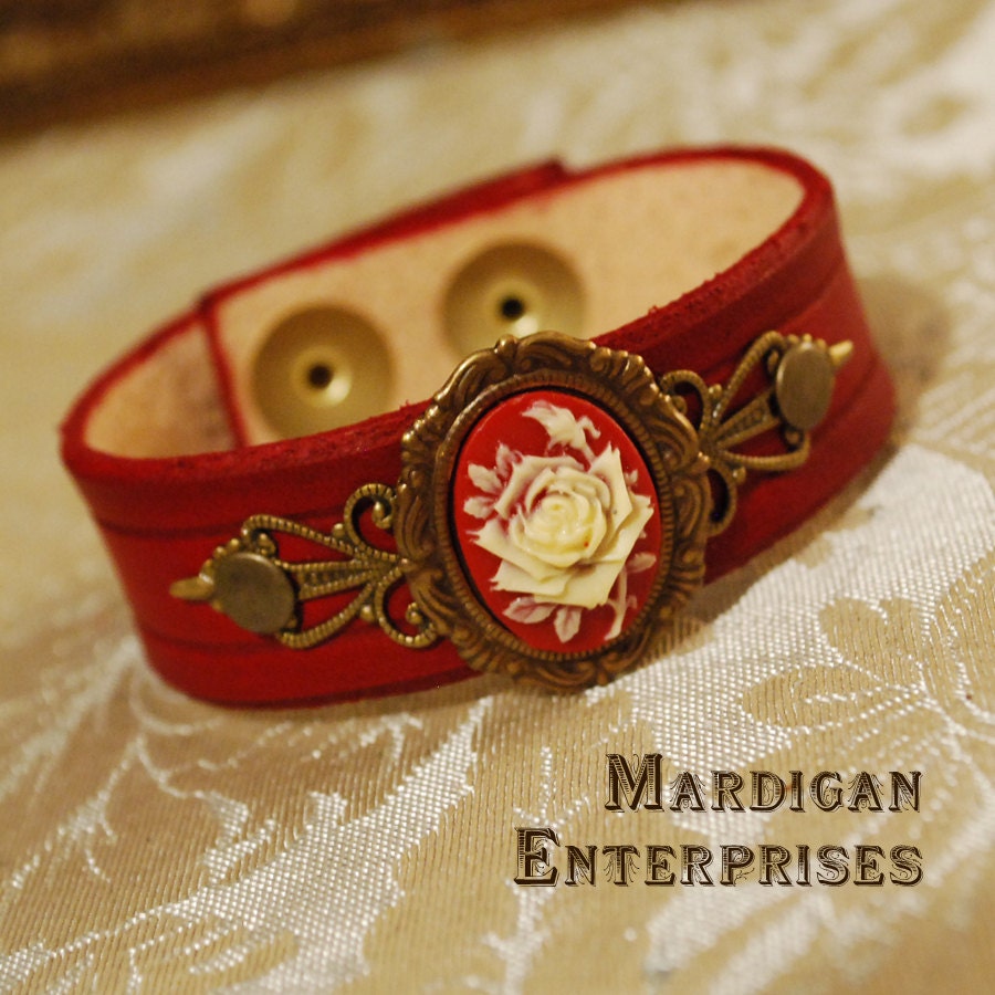 Red Rose Cameo Bracelet