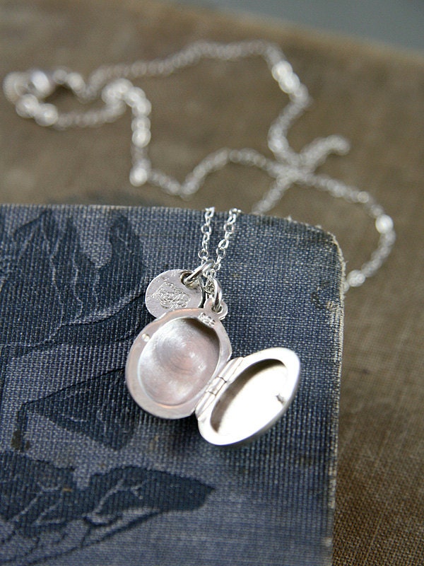 Vintage Sterling Silver Locket Necklace, Customizable Initial Charm - A Dainty Italian Design
