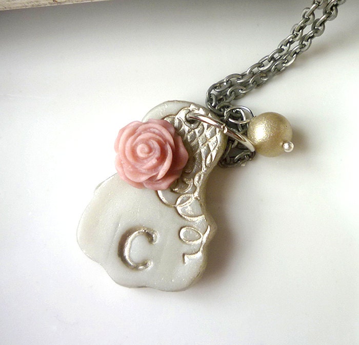 Romantic Chic letter necklace - Grey and silver