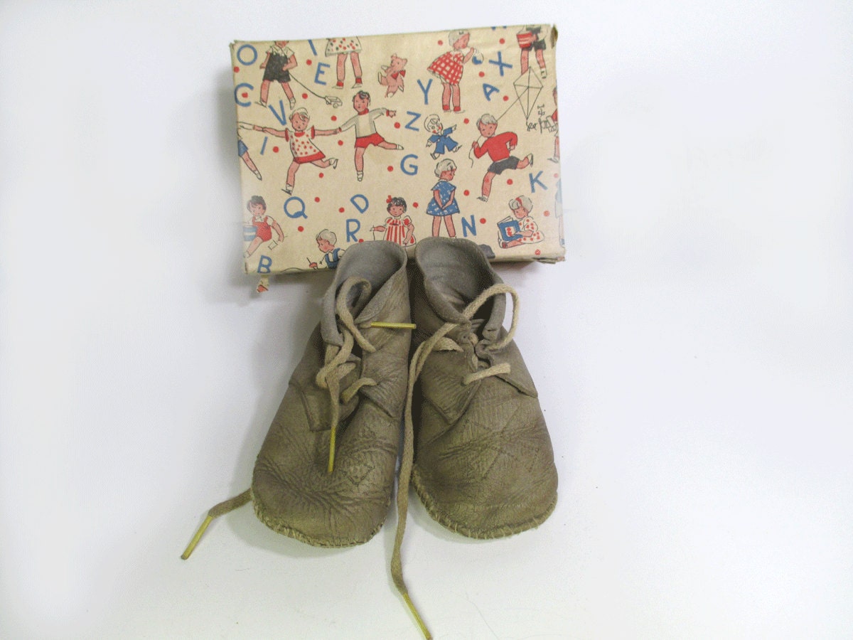 Vintage Baby Shoes in Original Box -  Babys Friend Kozy Komfort Shoes