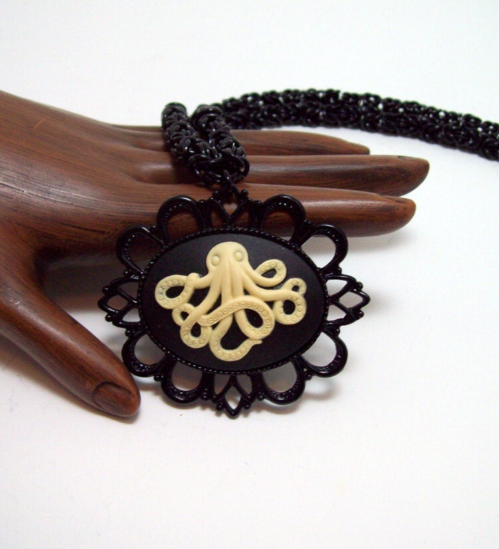 Octopus, necklace, Gothic, jewelry, goth, chainmaille, black, cameo, God of chaos, Cthulhu, geekery, geek necklace img