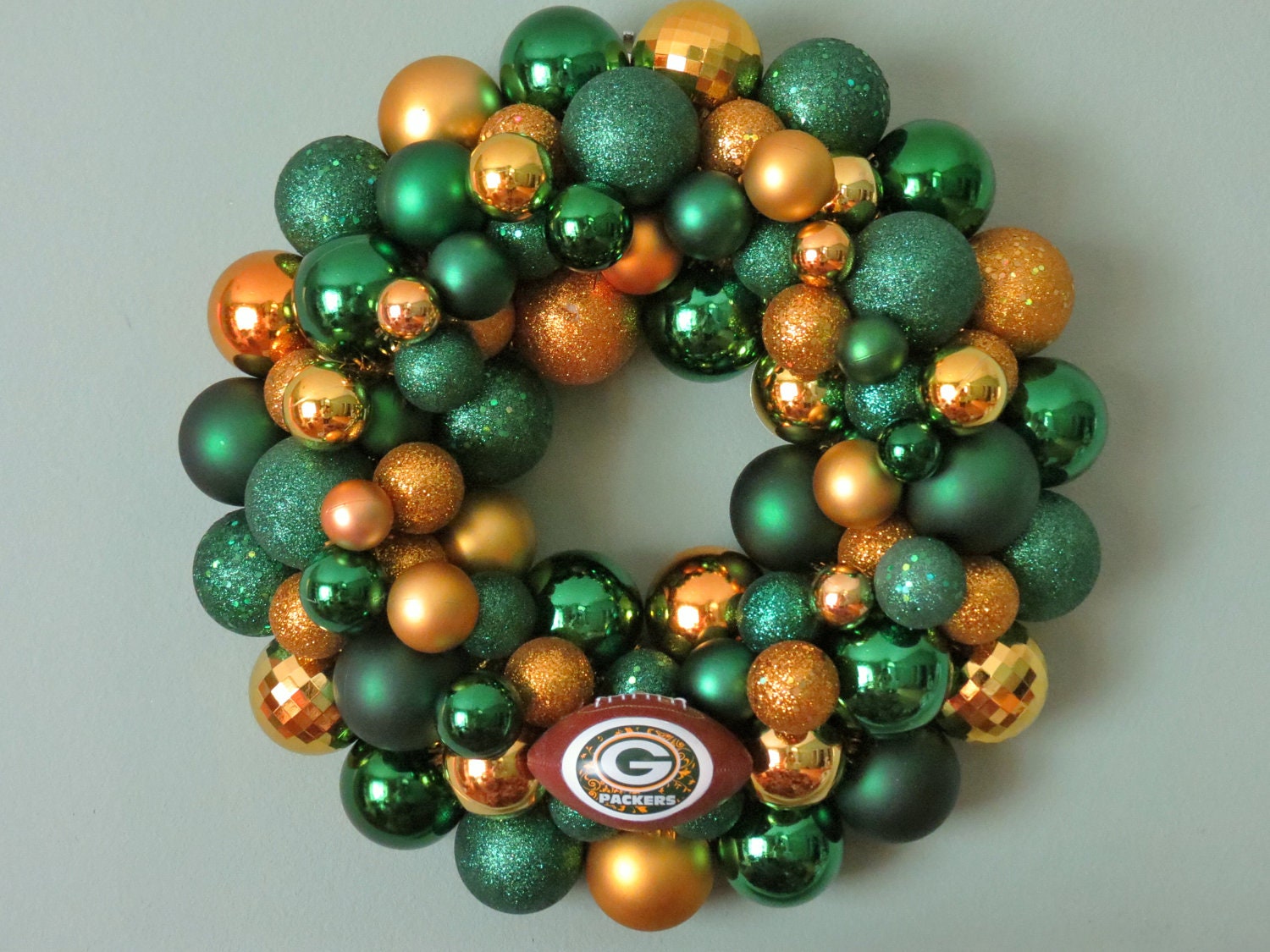 GREEN BAY PACKERS Ornament Wreath with football