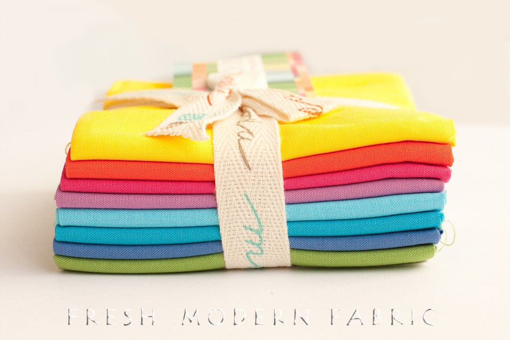Fat Quarter Bundle New Bella Solids Bright Colors, Moda Fabrics