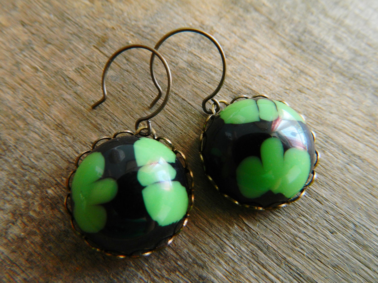 Green Black Earrings, Sci-Fi Earrings, Retro Earrings, Green Blob Earrings, Vintage Lucite Earrings, Geek Earrings, Retro Halloween Earrings