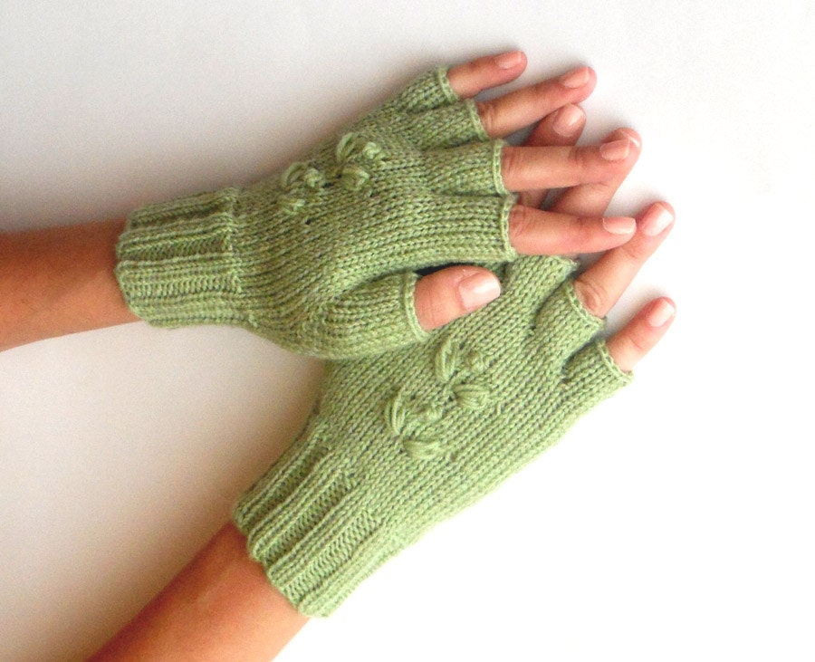 Knit Half Fingers Gloves Pistachio Green Fingerless Gloves Superwash Wool Arm Warmers Warm Winter Hand Warmers - KG0032 - Aimarro