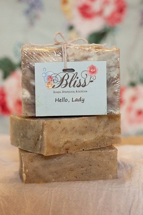 Hello, Lady - Handcrafted soap bar with a fresh clean scent and lavender buds.