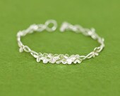 Four Leaf Clover bracelet - three leaf & four leaf clovers - Japanese subtle design - Silver toggle clap bracelet