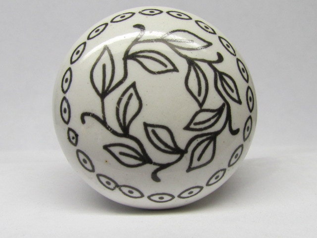 Black & White Leaf Vine Glass Knob Wine Bottle Stopper