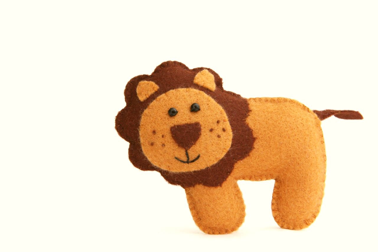 Felt Plushie Hand sewing Pattern PDF. Complete instructions to make Leo the Lion. Instant Download.