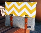 Padded ipad case 100% merino wool felt with leather straps