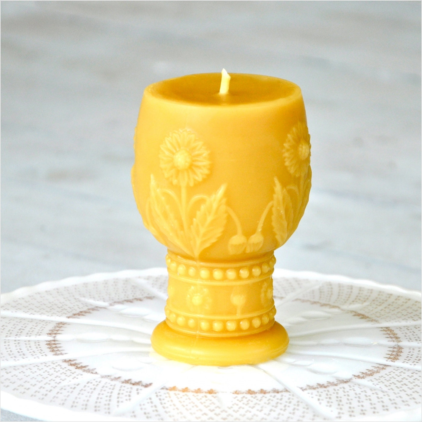Beeswax Candle: Daisy Goblet Beeswax Pillar