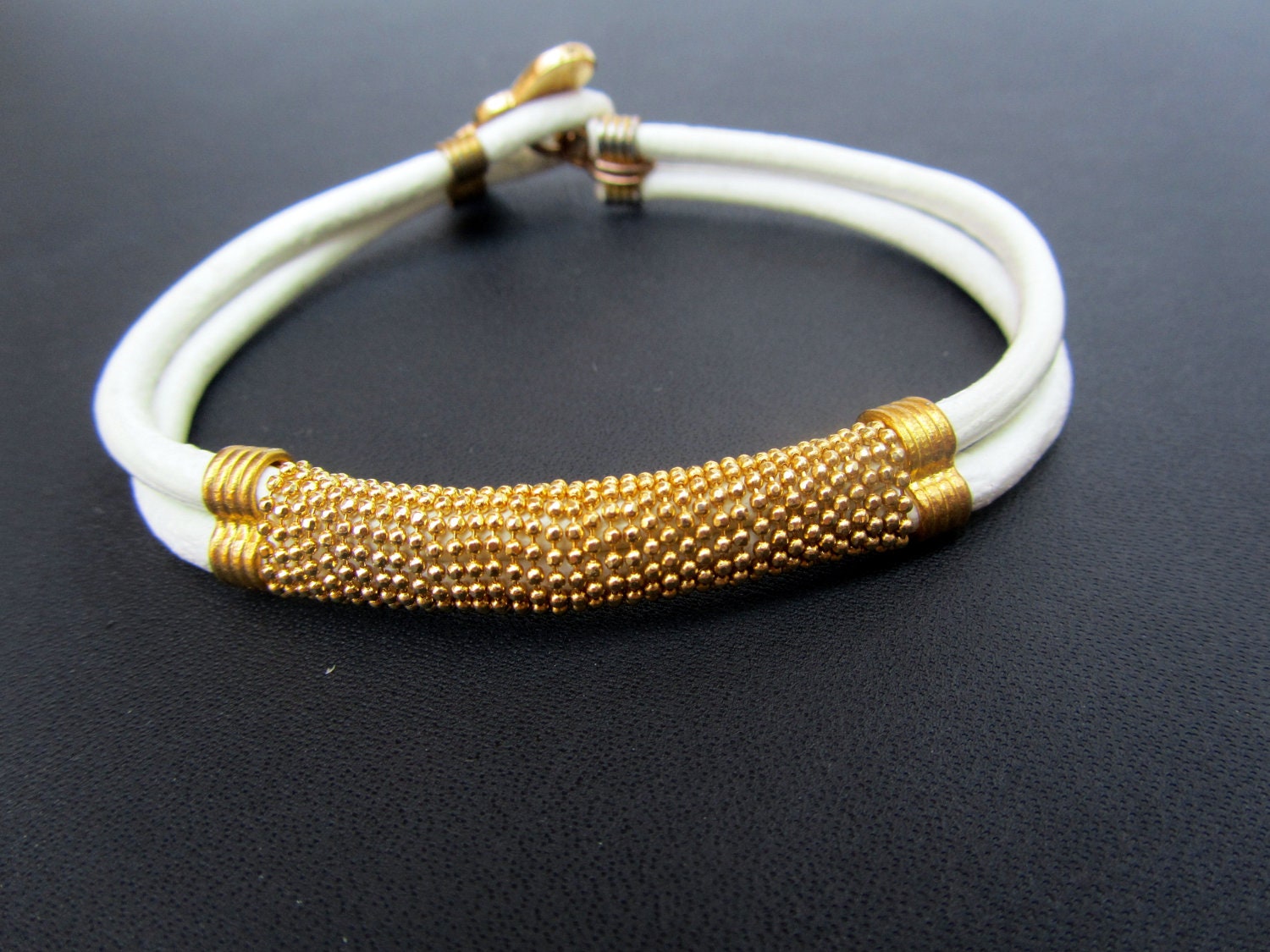 new white elegant leater bracelets with gold chain