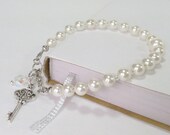 Ivory Pearl Bracelet - Key Charm - Great for Birthdays, Weddings, or Everyday
