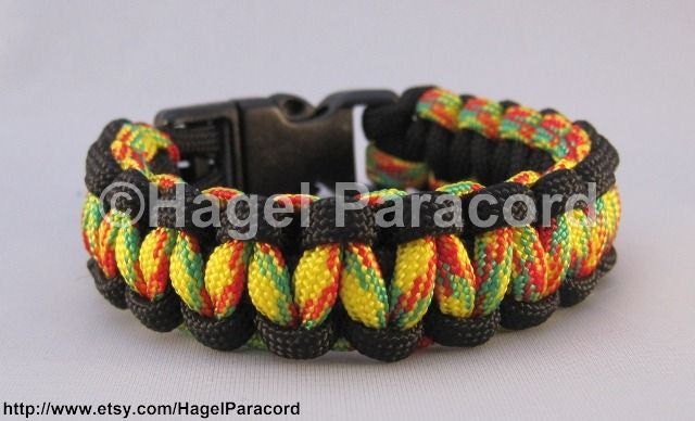 Custom cobra weave paracord bracelet
