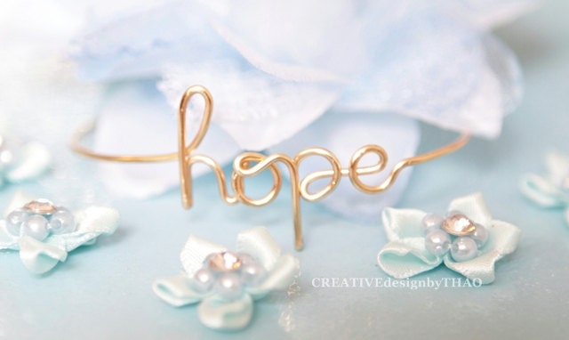 Gold "hope" Bracelet