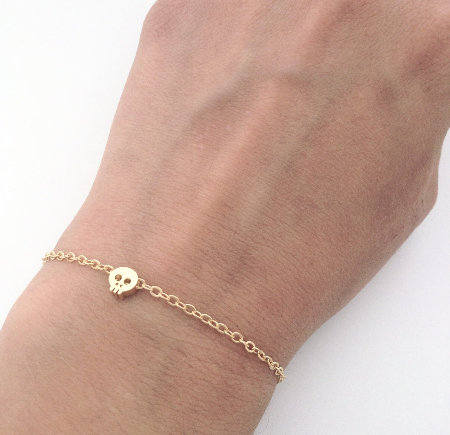 Tiny Skull bracelet - Dainty everyday jewelry