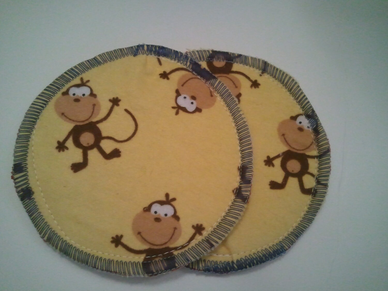 Women+breastfeeding+monkeys