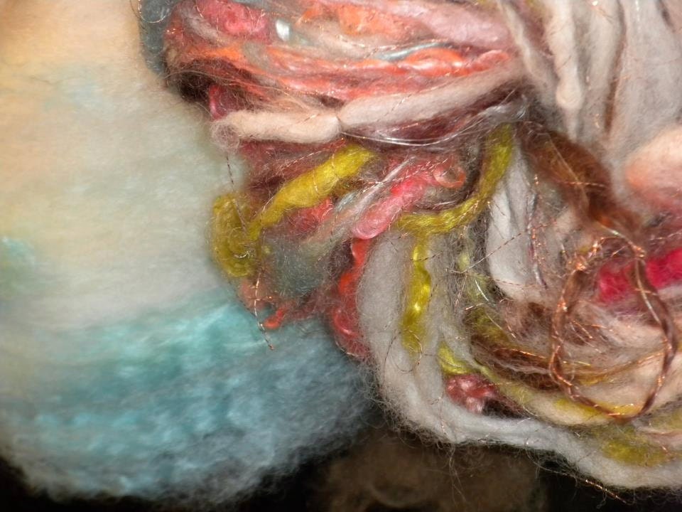 VIDEO TUTORIAL SimplePatterns How to make Unspun Yarn Tutorial