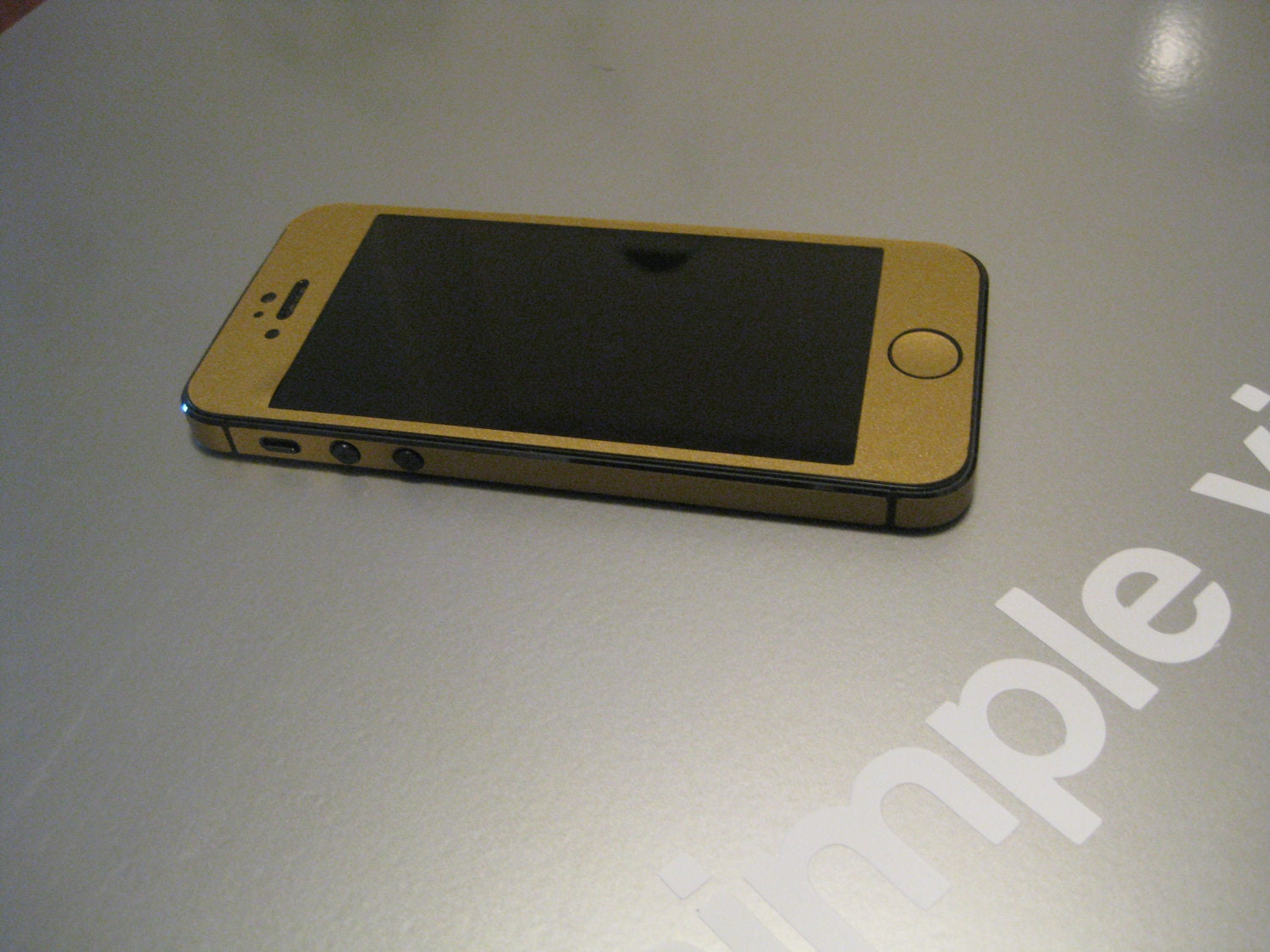 Gold Apple iPhone 5 Vinyl Skin