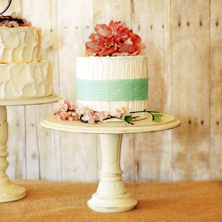 One Rustic Pedestal Cake Stand