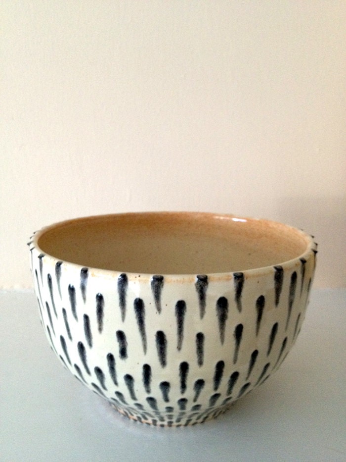 Graphical Beige and Black Wheel-Thrown Stoneware Bowl / Hundreds of Handmade Marks / Shino Glaze / "APOSTROPHE"