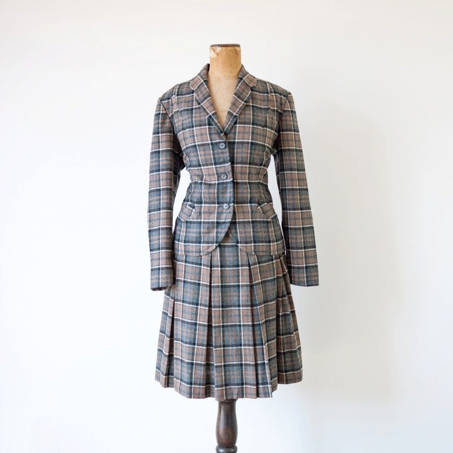 Vintage 1950s skirt suit / brown grey plaid / 50s pleated skirt and blazer / Bobbie Brooks M