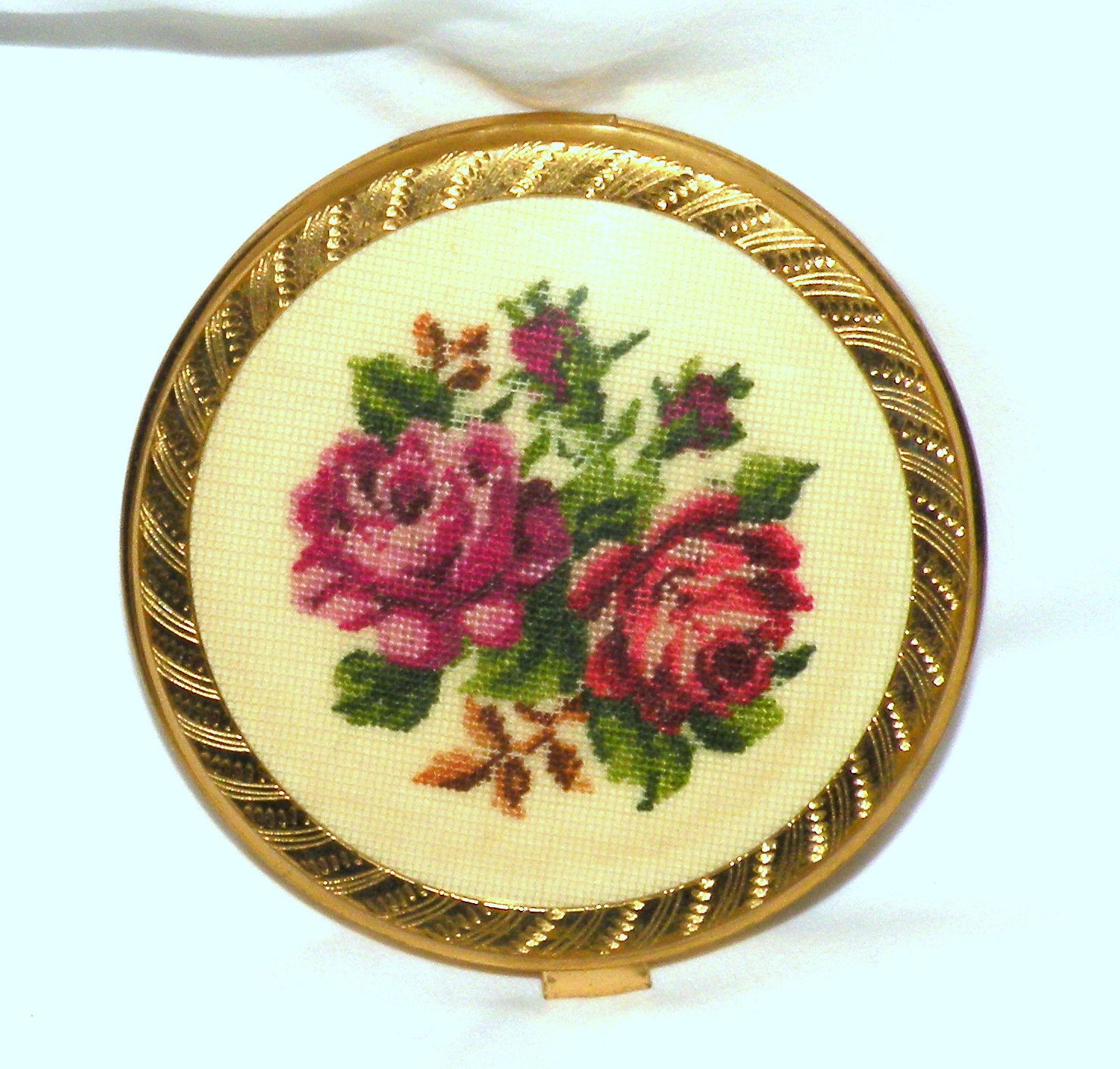 Vintage Framus Vienna Petit Point Compact Rose Cream Powder Case Compact Mirror