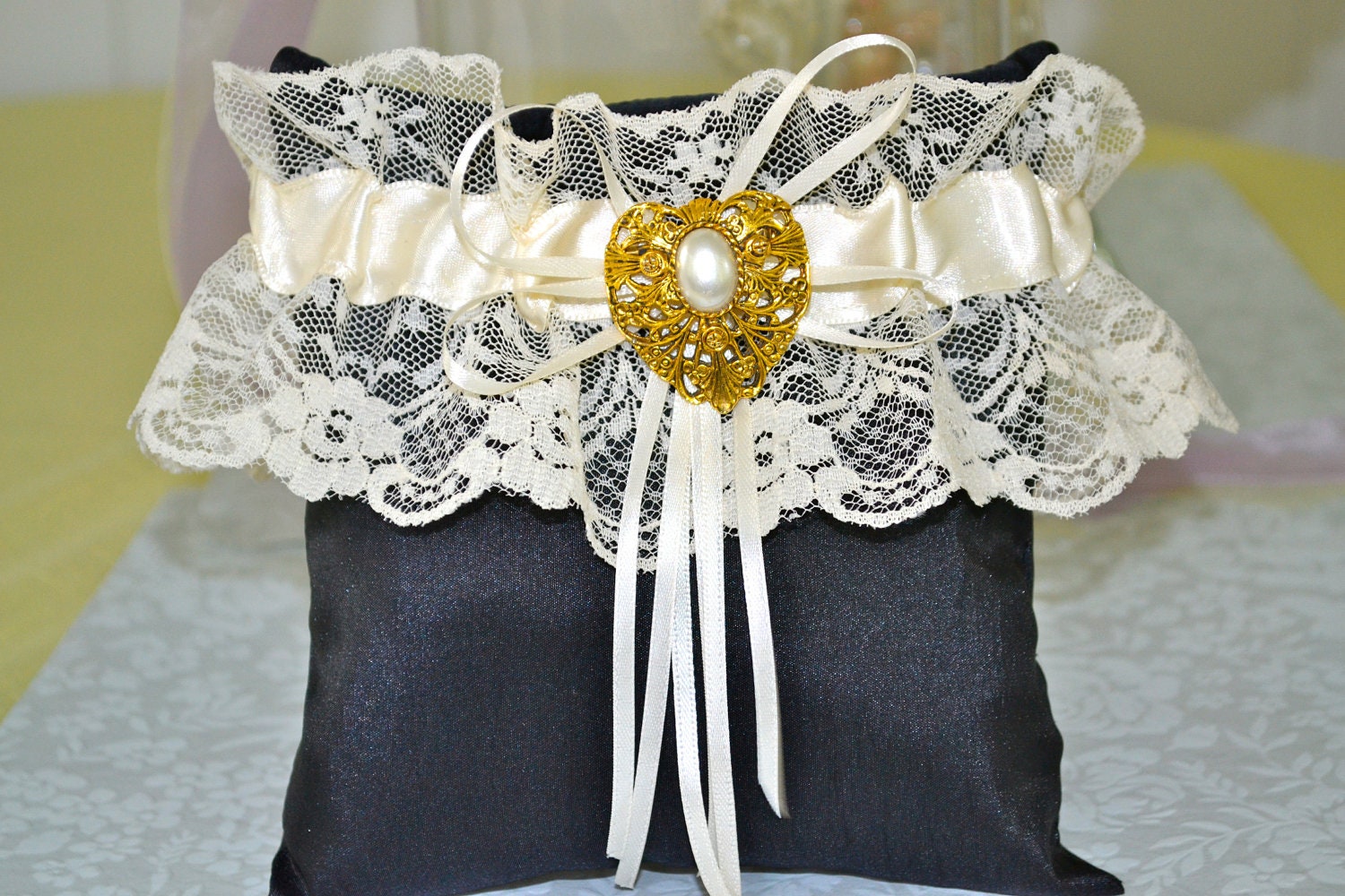 garter lace