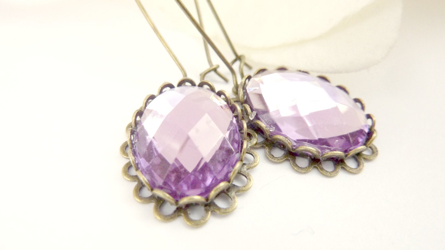 Vintage inspired earrings amethyst pale purple rhinestone brass - Dewdropsdreams