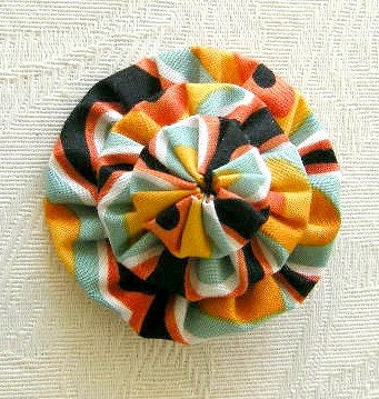 Stacked Flower No 17 - small fabric brooch