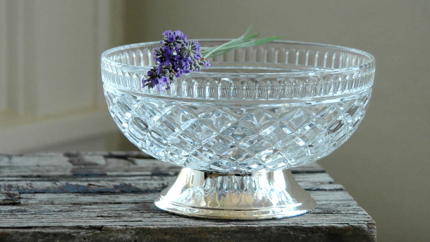 vintage . Quilted glass bowl . with Silver plate foot . Wedding Table Centerpiece