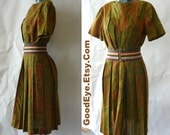 60s Classic Day Dress small 4 6 8 Atomic Housewife School Girl Olive Green Paisley