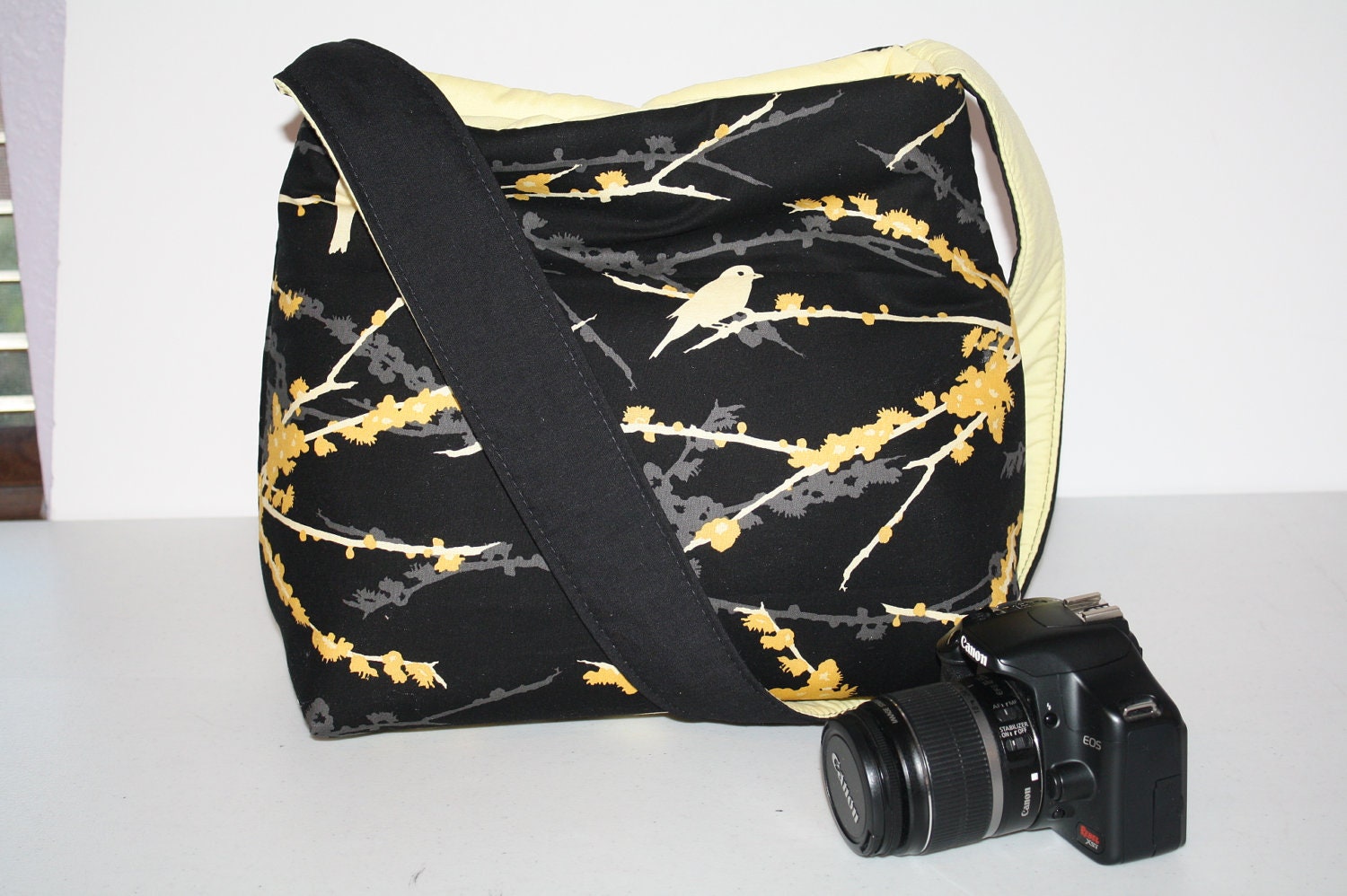 Womens Digital Slr CAMERA Bag Purse  Hobo Market Yellow Sparrow Black Foam Padding
