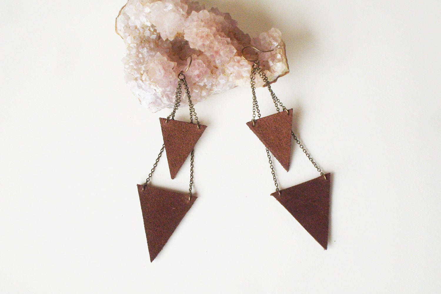 two arrows leather dangle earrings