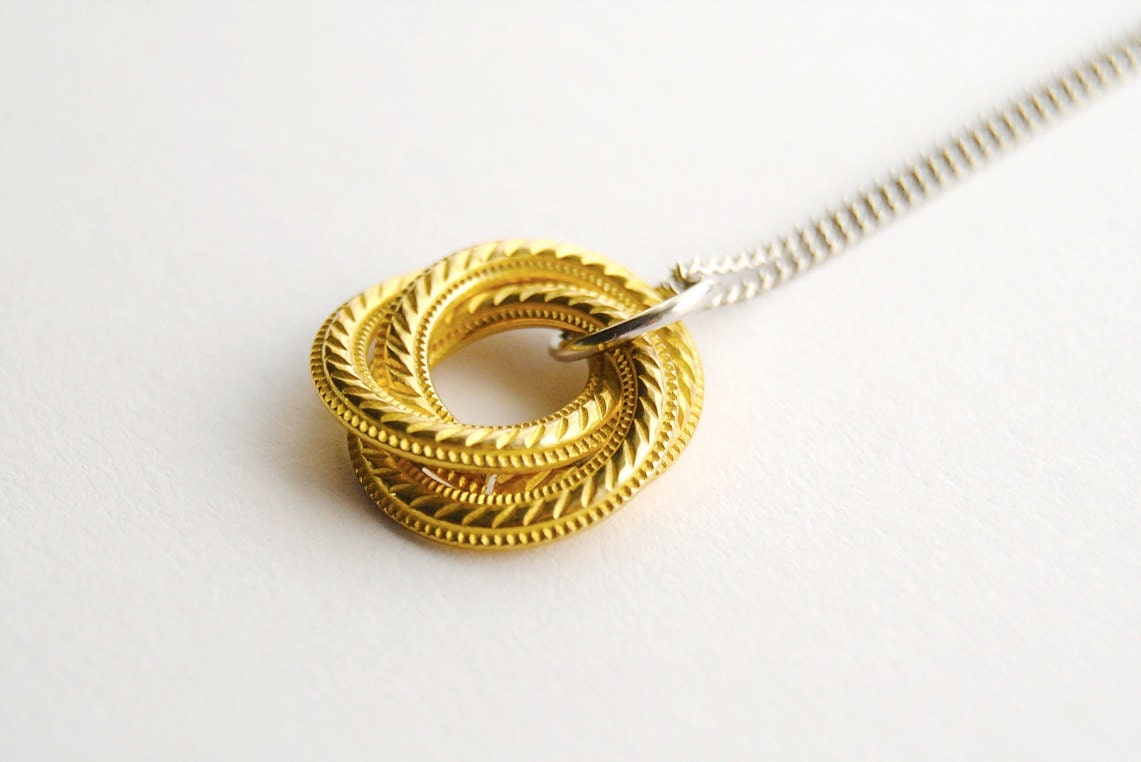 Vintage Etched Knot Necklace - Bridesmaids Jewelry - Free Shipping in the US - Summer Fashion