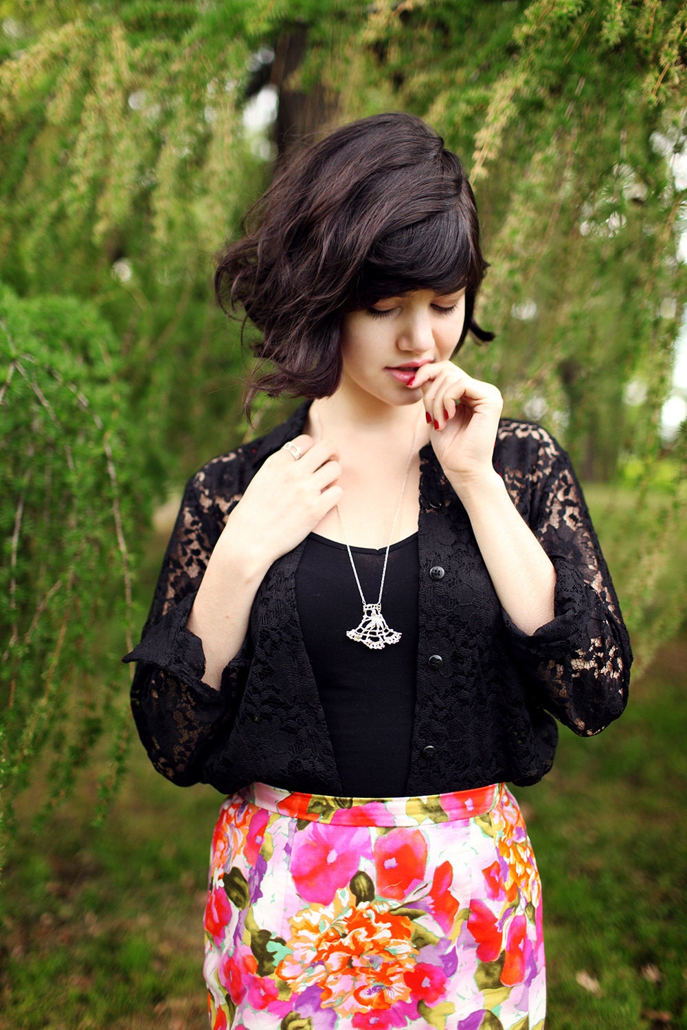 Long lace fan necklace in sterling silver