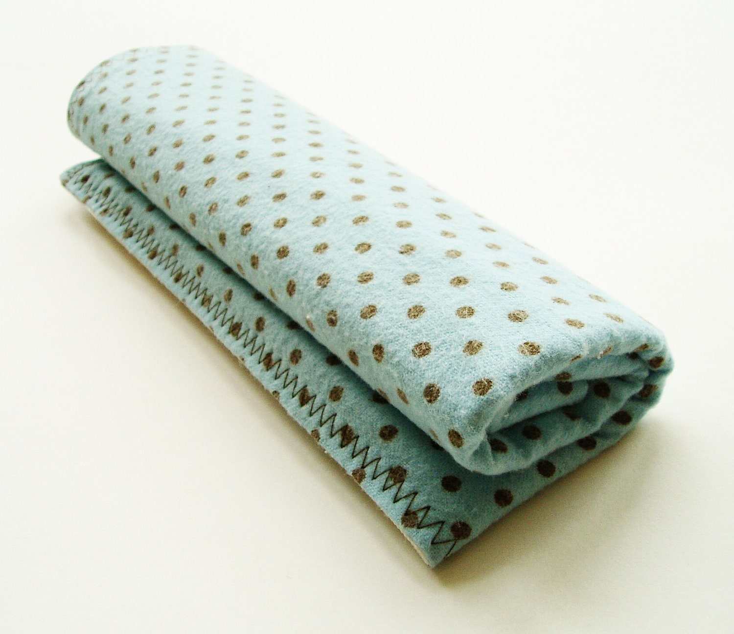 18x24" Waterproof Mat - Blue & Brown Polka Dots