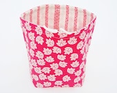 Reversible Drawstring Knitting bag or small project bag Kip bag Riley Blake red and white uketsypromo0313
