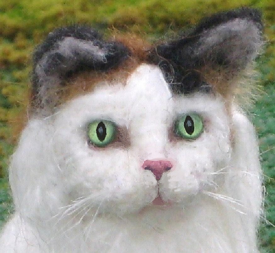 Needle Felted CAT /  custom brooch by Fiber Artist GERRY