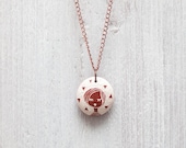 Pendant in ceramic. Lei. OOAK