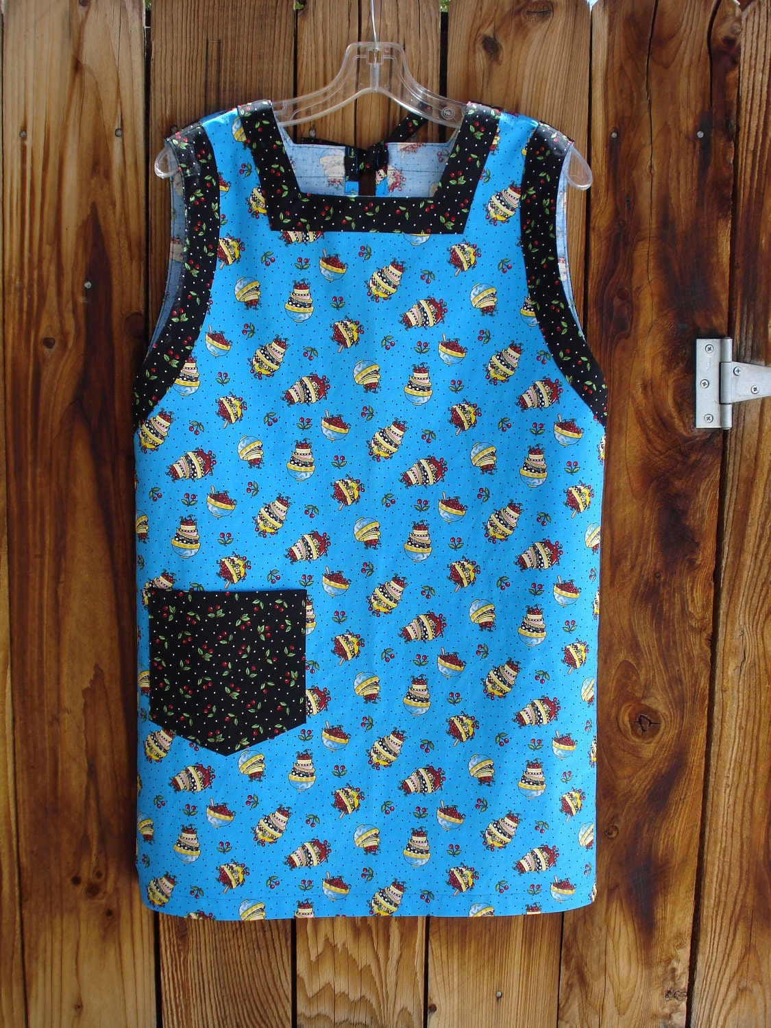The Mama San Mamasan Kappogi Full Coverage Smock Apron Size Small - Medium in Mary Engelbreit Bowl of Cherries Print