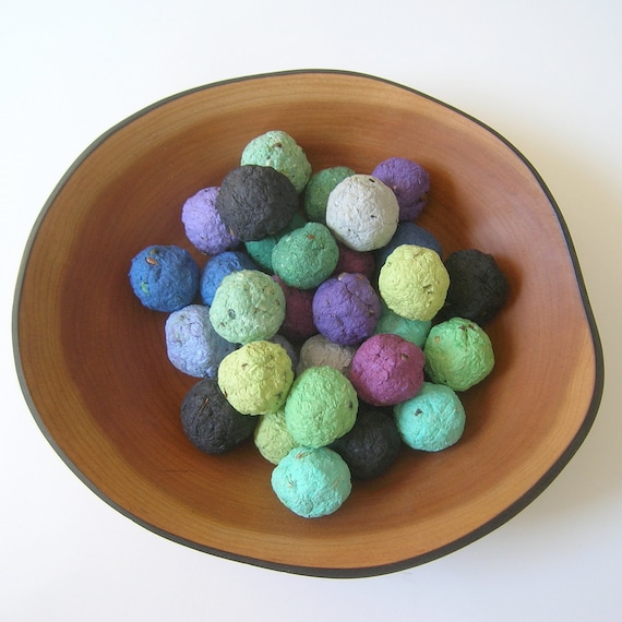 Seed Bombs - Plantable paper balls of handmade paper in cool colors with wildflower seeds - Ecofriendly wedding favor - Garden wedding