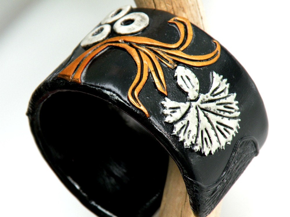 An Elegant Ottoman Style Carnations Black Cuff