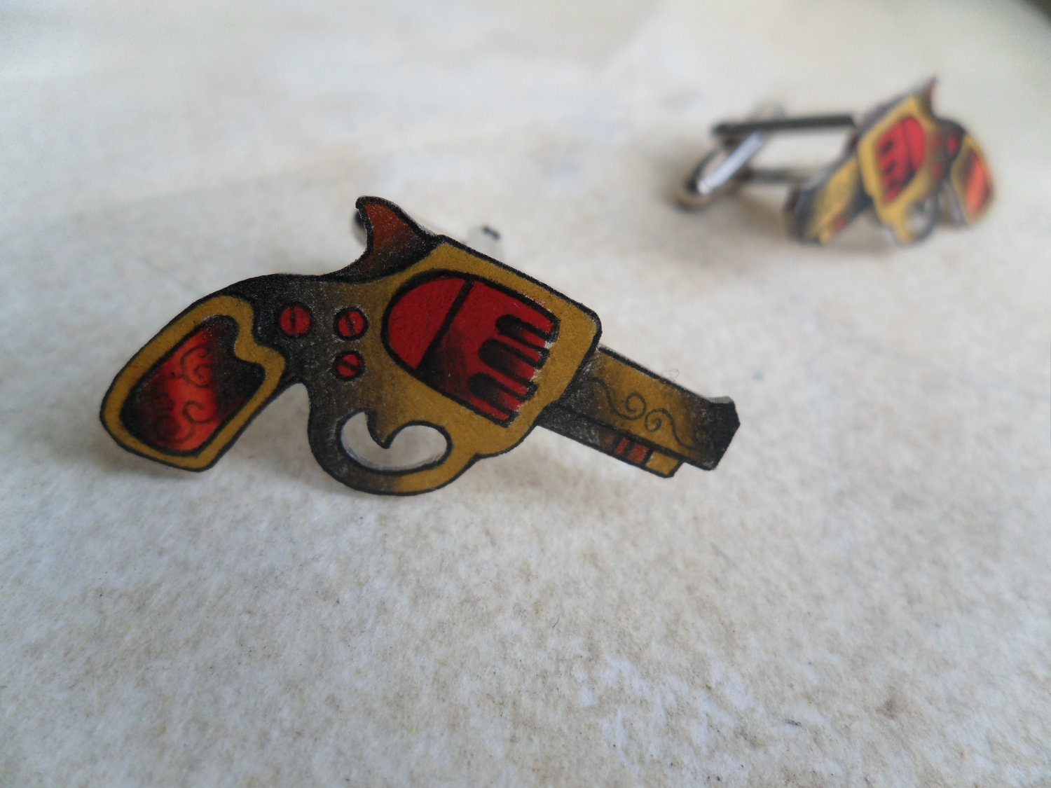 Tattoo Style Pistol Cuff Links Cufflinks Men Women Unsex