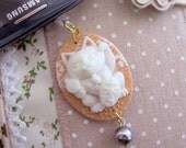 Pink Lucky Fortune Cat Maneki-neko with Swarovski Purple Pearl iPhone 4/4s iPhone 5 Dust Plug Dust Cap Earphone Jack Ipod Ipad Deco