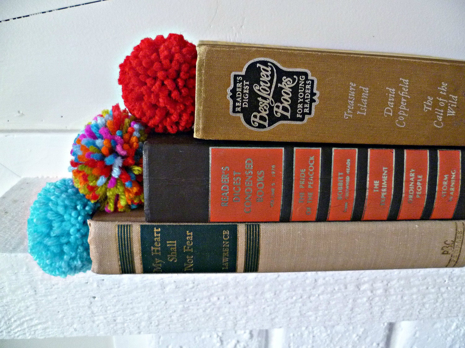 Pom Pom Bookmark