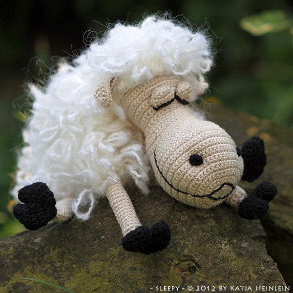 crochet pattern sleepy sheep by Katja Heinlein pdf tutorial amigurumi