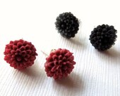 Earrings Double Pack of Mums in Carolina Garnet and Black