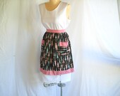 Vintage Apron Pink Umbrella Apron Vintage Half Apron Retro Apron Kitchen Cooking 60s Housewife